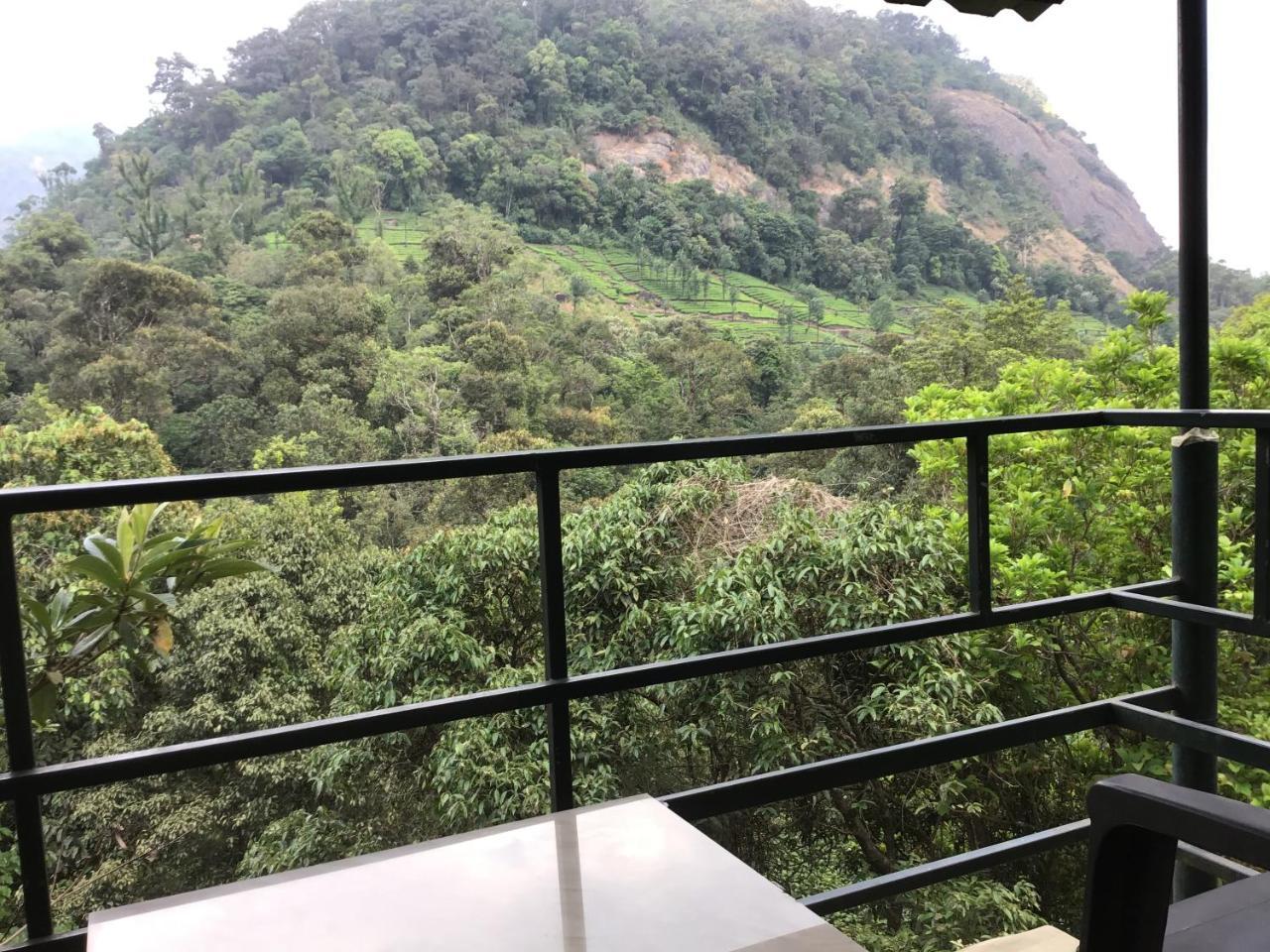 Wild Elephant Eco Friendly Resort Munnar Eksteriør billede
